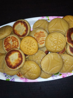 आटा बिस्कुट (Aata biscuits Recipe in Hindi) रेसिपी मुख्य फोटो
