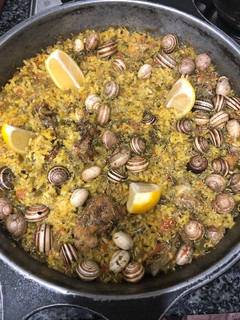 Una foto de 88. Arroz con conejo y caracoles (principal paella)