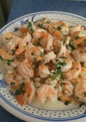 Una foto de Camarones al ajillo