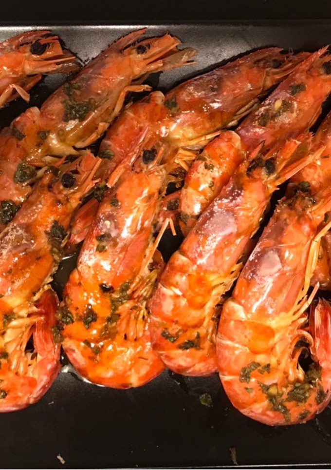 Una foto de Gambas al horno con salsa Perrins