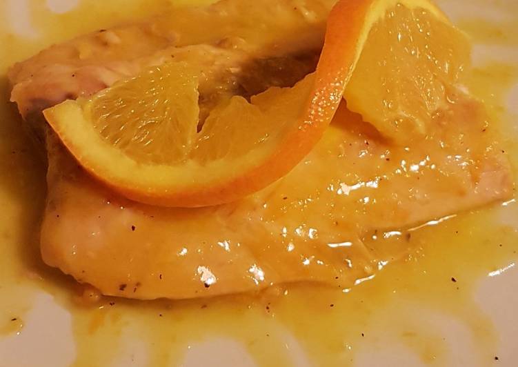 Salmone in salsa d'arancia