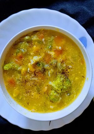 কর্ন ভেজিটেবল স্যুপ (corn vegetable soup recipe in bengali) রেসিপির প্রধান ছবি