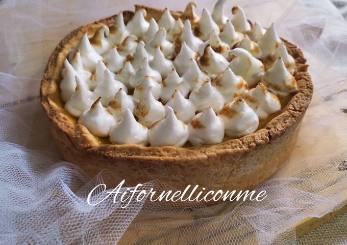 Crostata con curd agli agrumi e meringa all'italiana