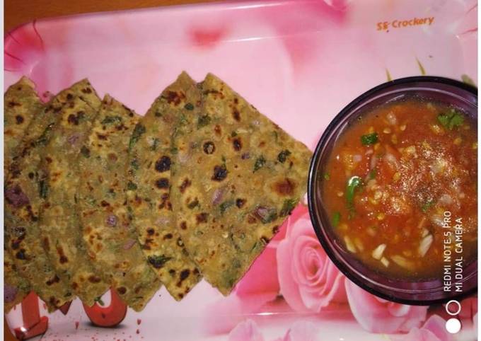 Onion fenugreek paratha with roasted tomato chutney (Healthy)