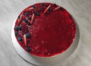 Foto di Cheesecake senza glutine e senza lattosio con coulis di fragole