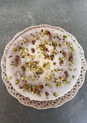 Una foto de Bizcocho de calabacín y pistachos