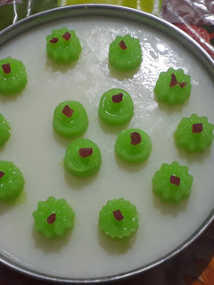 பால் அகர் அகர் (Milk Agar Agar Recipe in Tamil) செய்முறை முக்கிய புகைப்படம்