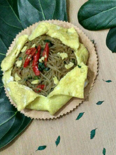 Foto resep Spicy Fried Vermicelli Wrapping Egg