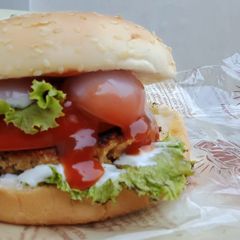 A picture of Beef fajita patty burger.