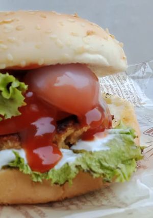 A picture of Beef fajita patty burger.