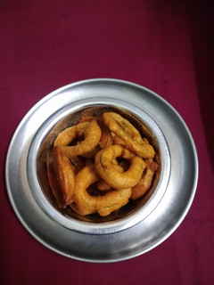 *புடலங்காய் ரிங்க்ஸ்*(pudalangai rings recipe in tamil) செய்முறை முக்கிய புகைப்படம்