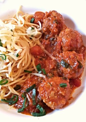 Olasz paradicsomos húsgombóc spagettivel recept fotója