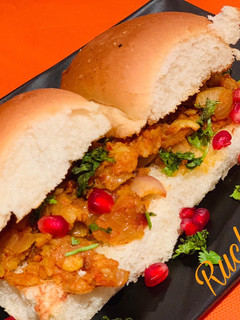 A picture of Chatpata stuffed buns.