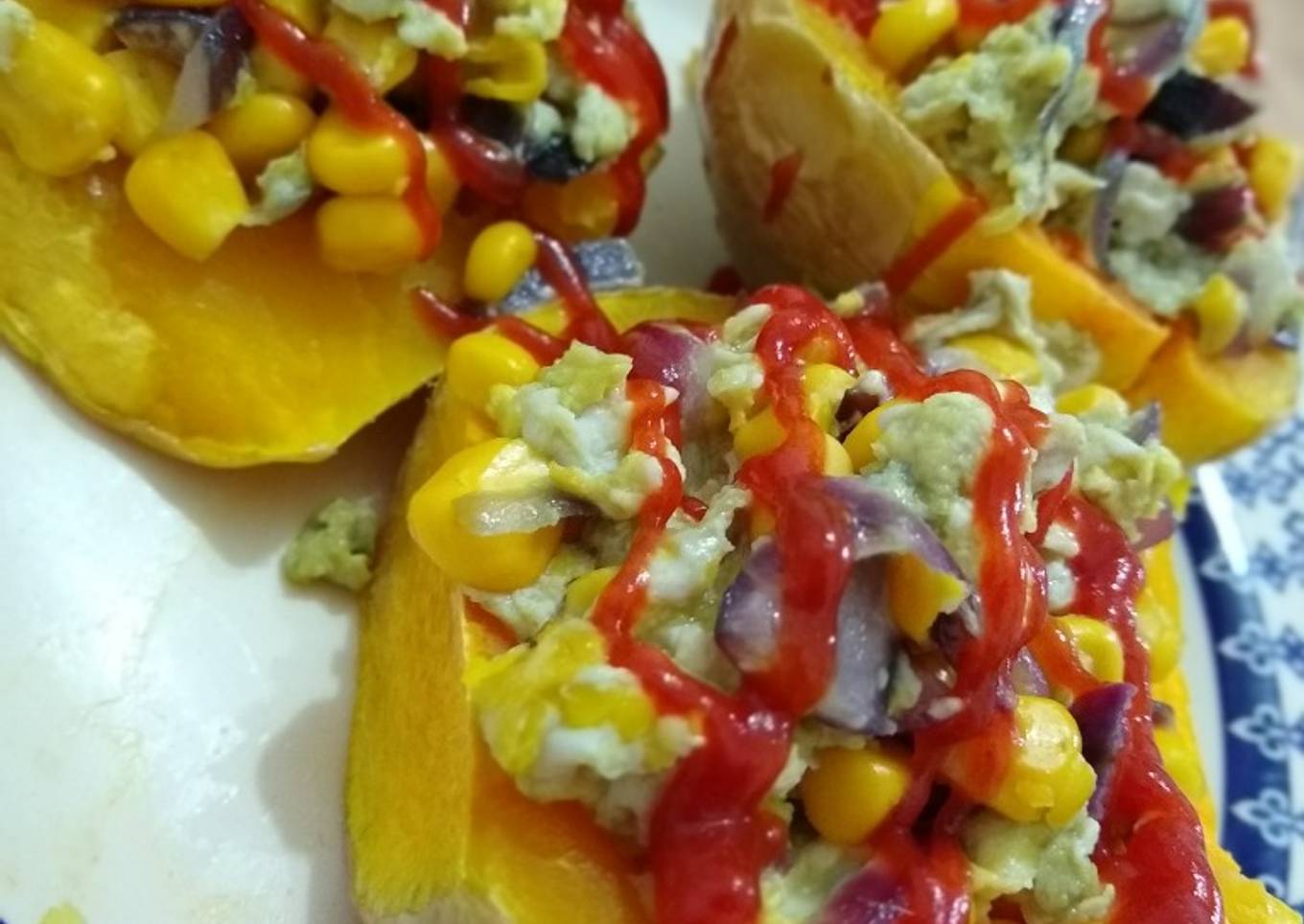 Calabaza rellena con huevo y choclo express