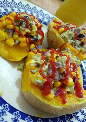 Una foto de Calabaza rellena con huevo y choclo express
