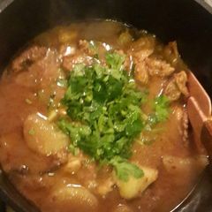 A picture of 🇫🇯 Chicken curry Fiji Indian.