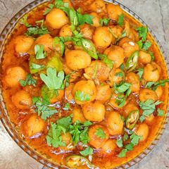 A picture of White Chanay ka Salan 😋😋.