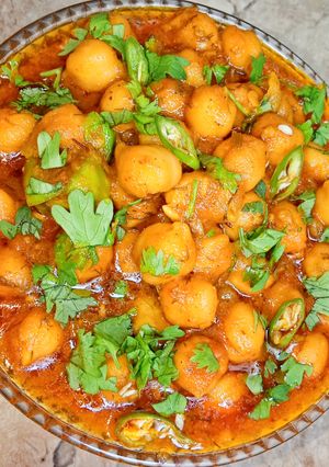 A picture of White Chanay ka Salan 😋😋.