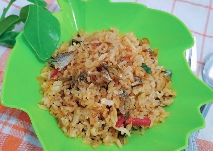 Nasi Goreng Teri Daun Jeruk