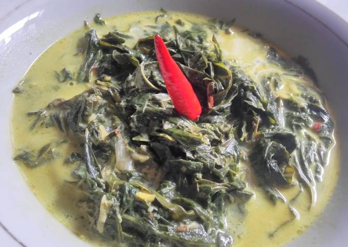 Resep Sayur Daun Singkong Santan Gurih Oleh Yeni Masni Misaci Cookpad