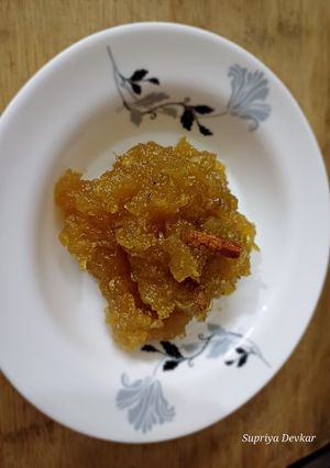 A picture of Pear and apple mix jam.