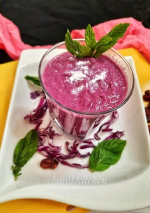 A picture of Purple cabbage and berry smoothie.