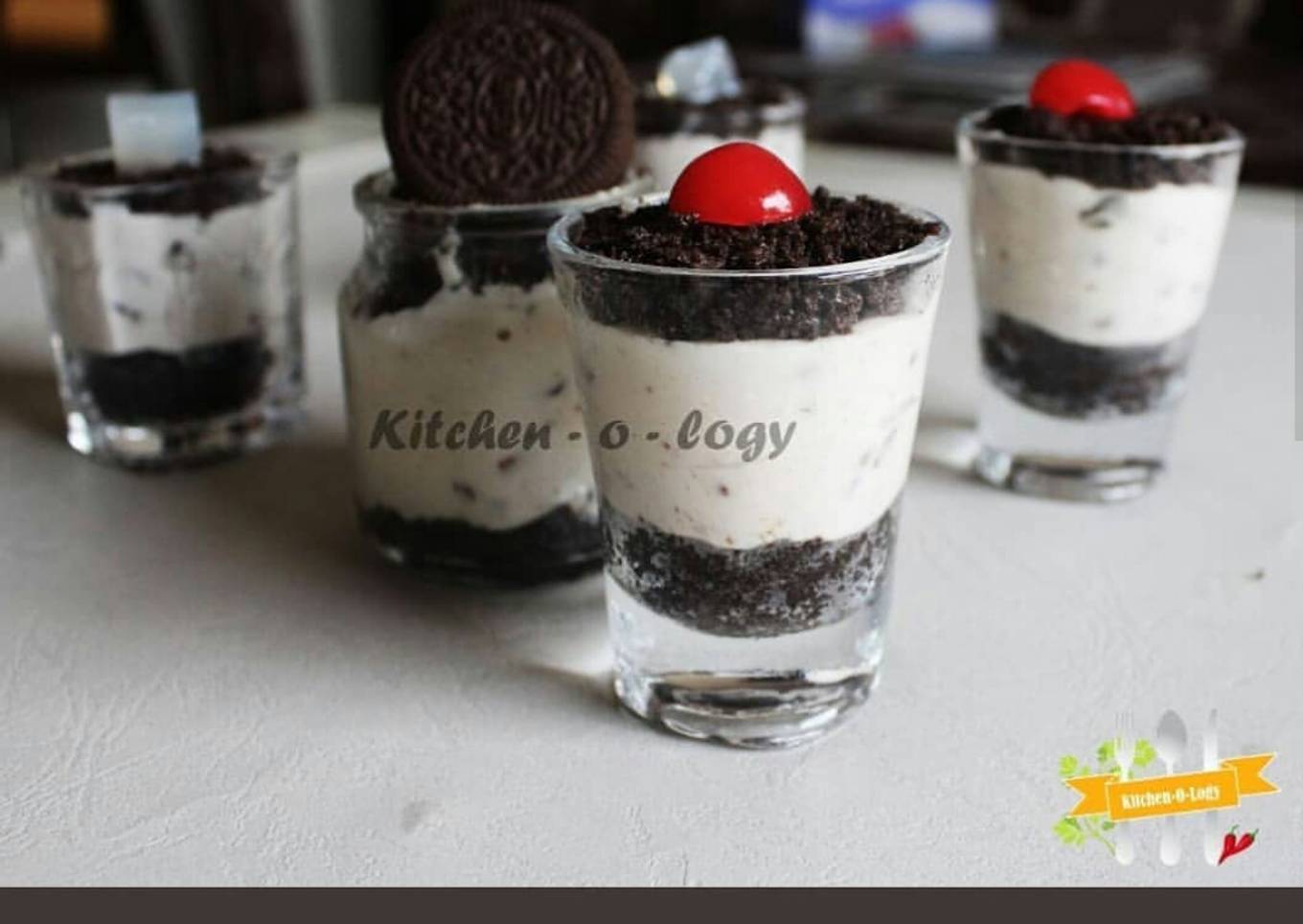 Oreo Glass Cheesecake