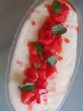 Budino al latte con aroma limone, miele e fragole