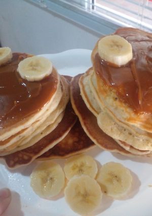 Una foto de Hot cakes de banana
