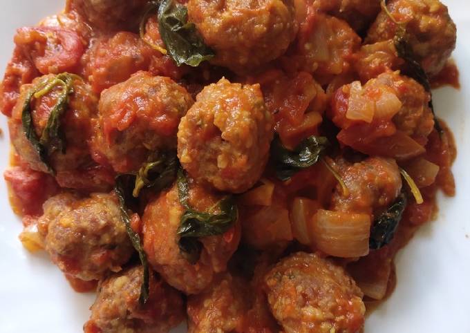 Beef Balls in Tomato Sauce