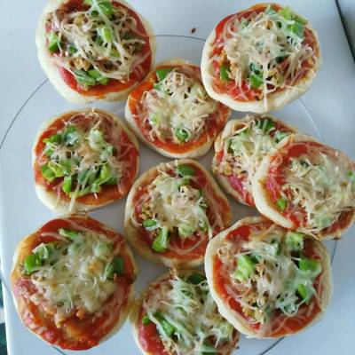 Mini pizzas crujientes al sartén Receta de AMY Con Sus Recetas  Tradicionales Modernas y Naturales)- Cookpad