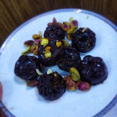 A picture of Chocodates.