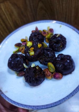 A picture of Chocodates.