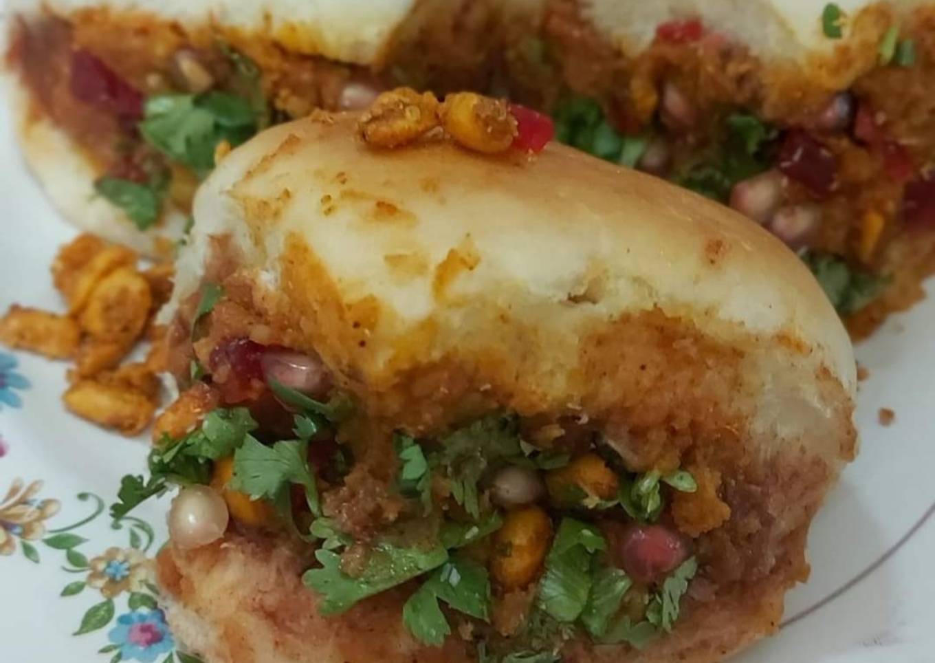Kuttchi Dabeli