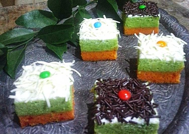 Brownies Lapis Kukus Wortel-Sawi Hijau