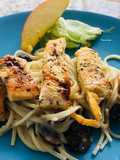 Capellini cremoso con hongos y pollo