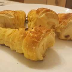 O poză a rețetei Rulouri cu crema de vanilie.
