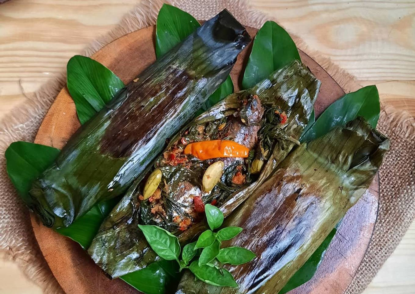 Pepes Pedo Asin Daun Singkong