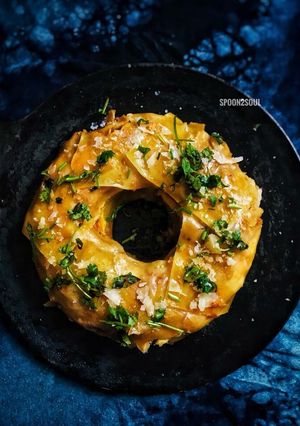 A picture of Lasagna Ring Cake.