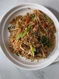 Fry bee hoon (Kids friendly and kids loving it)