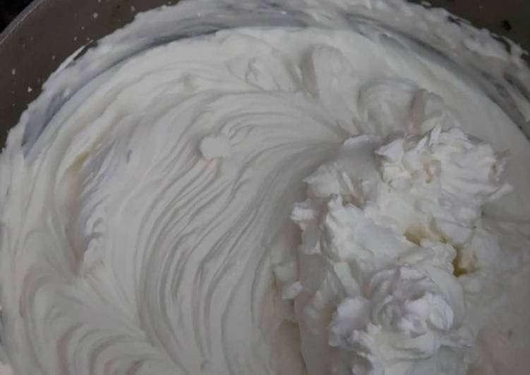 makanan Whipped Cream Jadi, Menggugah Selera