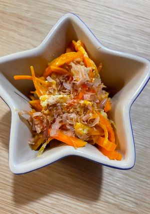 簡單日式小菜 紅蘿蔔🥕雞蛋🥚          人参シリシリ 的食譜成品照片