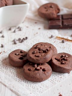 Foto di Biscotti al Cioccolato al Microonde, Senza Uova e Burro