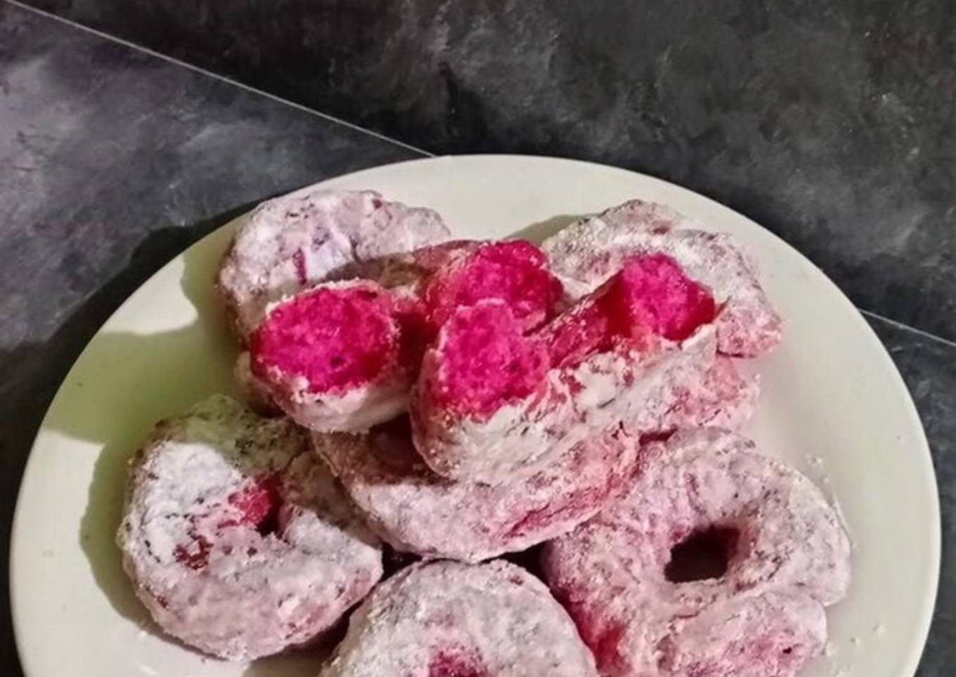 Donat Buah Naga