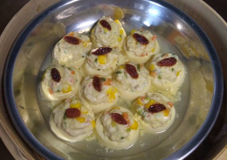 Steamed egg tofu with chicken topping
