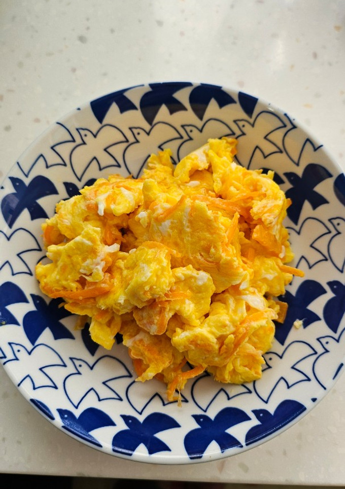 紅蘿蔔炒蛋(在冰箱裡謎食#8) 的食譜成品照片