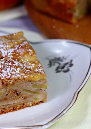 Фото Яблочный пирог с молотыми орехами.
