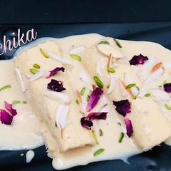 A picture of Rabri Mango rolls.
