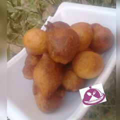 A picture of Cinnamon and honey puff puff.