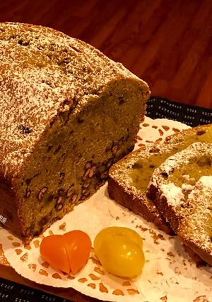 A picture of Matcha Red Bean Pound Cake.
